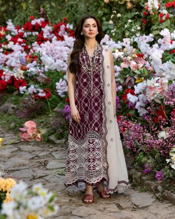 Hania Aamir