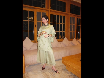  alt="Hania Aamir"
