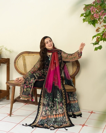 Hania Aamir