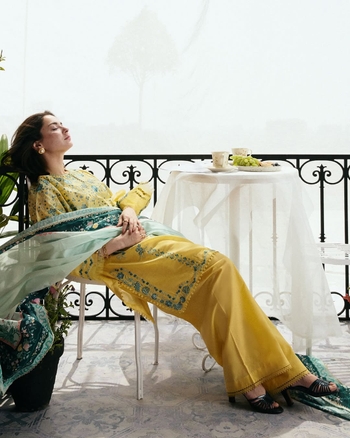 Hania Aamir