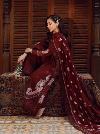 Hania Aamir