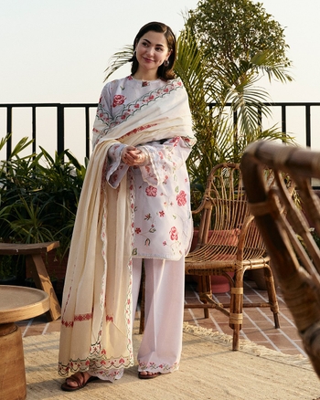 Hania Aamir