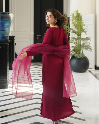 Hania Aamir