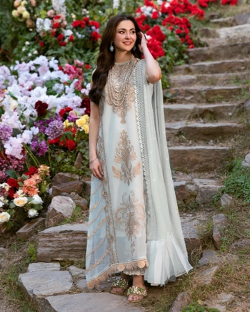 Hania Aamir