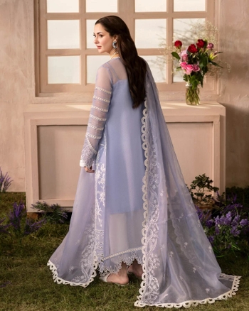 Hania Aamir