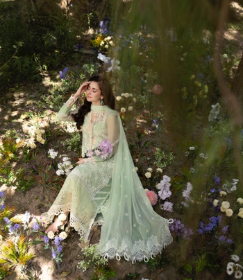 Hania Aamir