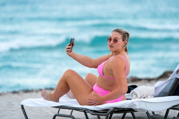 Iskra Lawrence