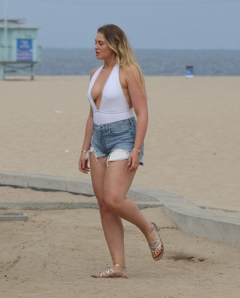 Iskra Lawrence