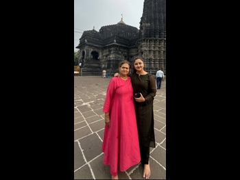  alt="Rashami Desai"