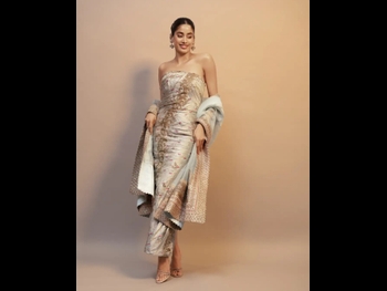  alt="Janhvi Kapoor"