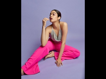  alt="Janhvi Kapoor"