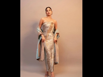  alt="Janhvi Kapoor"