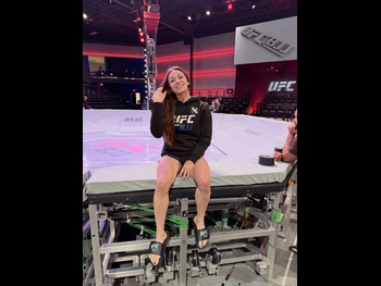  alt="Danielle Kelly"