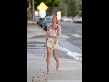 alt="Lili Reinhart"