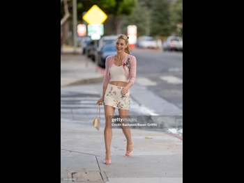  alt="Lili Reinhart"