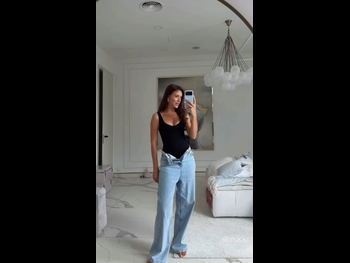  alt="Klaudia Halejcio"