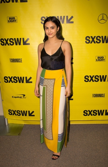 Camila Mendes