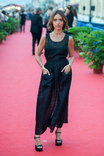 Lyna Khoudri