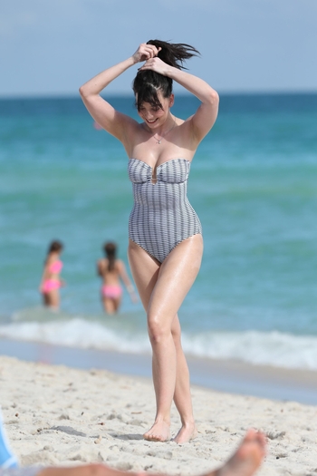 Daisy Lowe