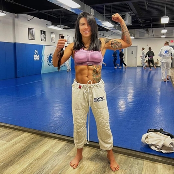 Claudia Gadelha