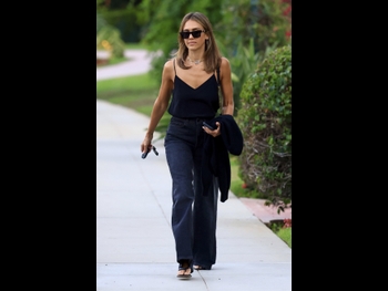  alt="Jessica Alba"