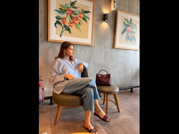  alt="Himanshi Khurana"