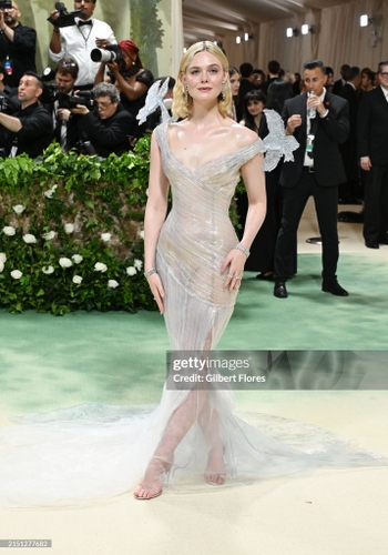 Elle Fanning