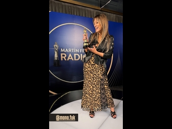  alt="Martina Soto Pose"