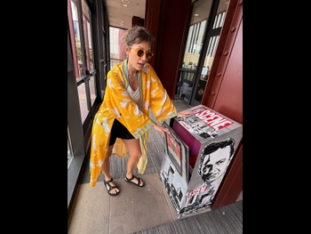  alt="Martina Soto Pose"