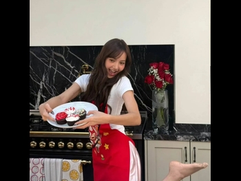  alt="Lalisa Manoban"