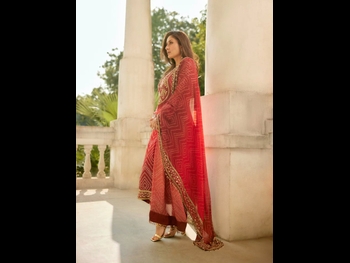  alt="Kareena Kapoor"