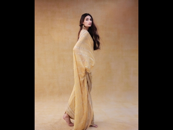  alt="Athiya Shetty"