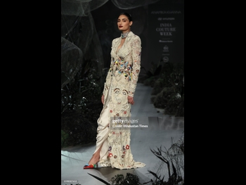  alt="Athiya Shetty"