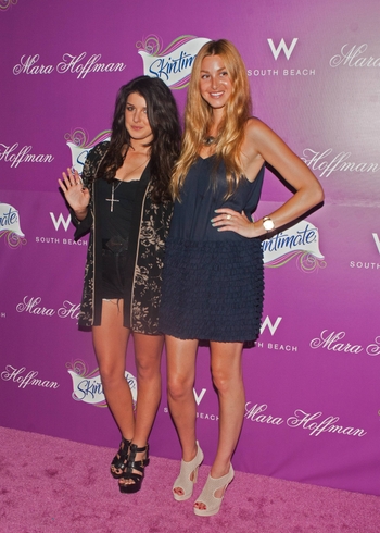 Shenae Grimes-Beech