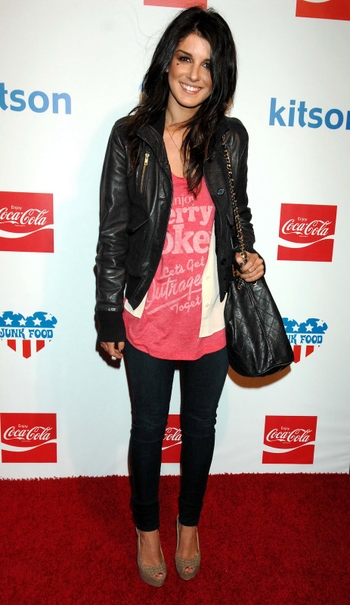 Shenae Grimes-Beech