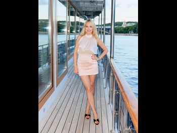  alt="Yanina Studilina"