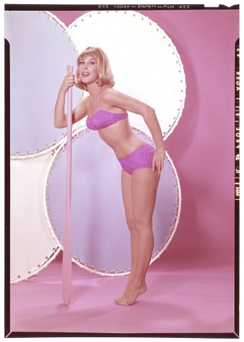 Barbara Eden (I)