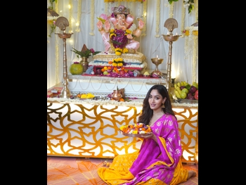  alt="Khushali Kumar"