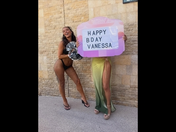  alt="Vanessa Curry"
