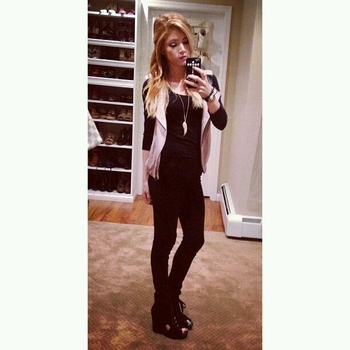 Chrissy Costanza