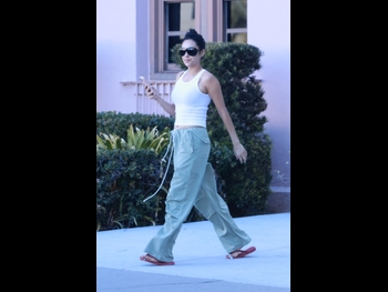  alt="Shay Mitchell"