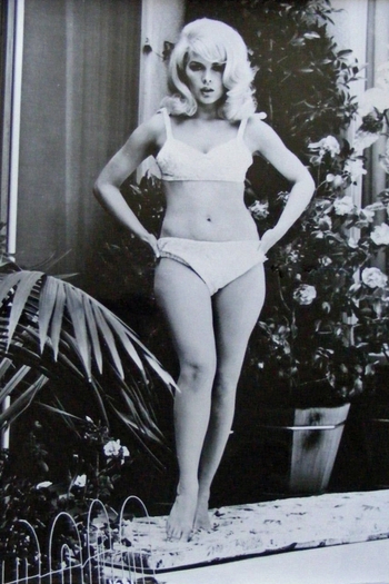 Stella Stevens (I)