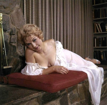 Stella Stevens (I)