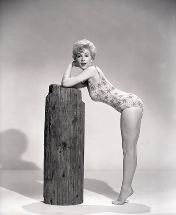 Stella Stevens (I)