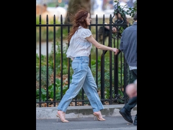  alt="Joey King"