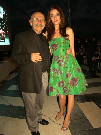 Cansu Dere