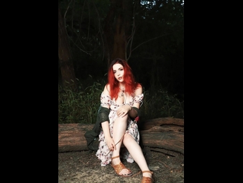  alt="Amber Lee Connors"