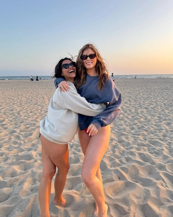 Jordan Claire Robbins