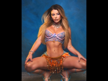 alt="Flavia Laos"