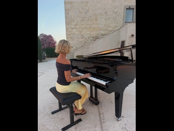  alt="Sylvie Tellier"